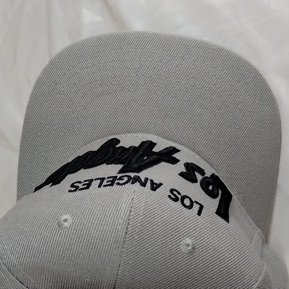 Los Angeles Gray Black Embroidered Lettering Snapback UNISEX - Picture 3 of 8